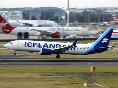 B737 Max 8 TF-ICS 