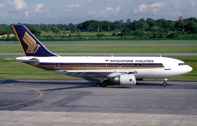 Airbus A310-200 9V-STM 