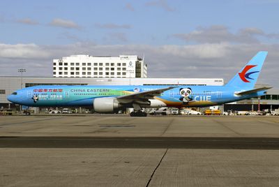 B777-300 B-2002
