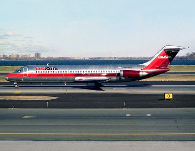 N996VJ (LGA 88) FB.jpg