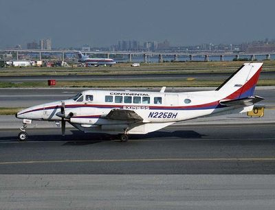 N225BH (LGA) FB.jpg
