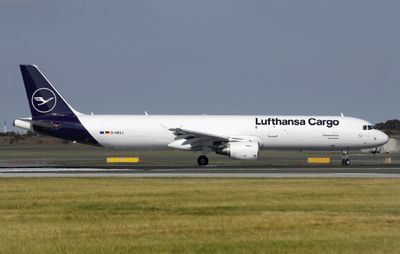 Airbus A321-211 (2P2F) D-AEUJ 