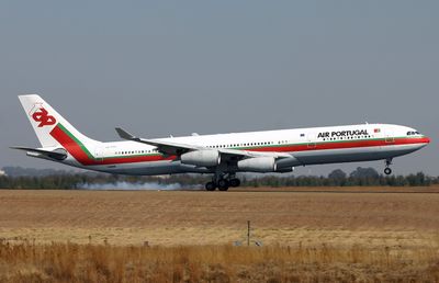 Airbus A340-300 CS-TQA 