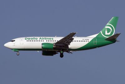 Boeing 737-300 5Y-KQB