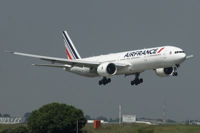 B777-300(ER) F-GZNT