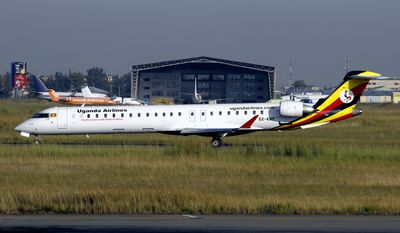 CRJ-900 5X-KNP 