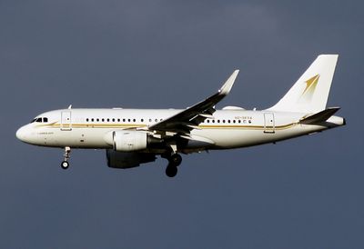 A319 HZ-SKY4 