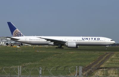 Boeing 777-300(ER) N2341U