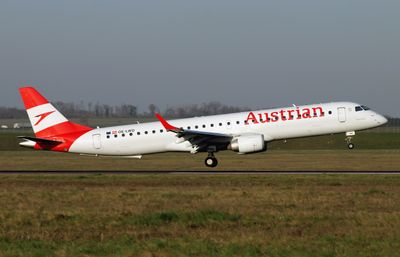 ERJ 190(LR) OE-LWD 