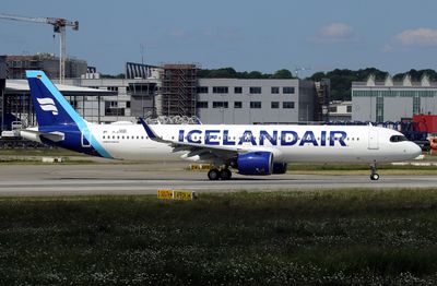 12452 D-AVZN (XFW 20-05-25) fbfb.jpg