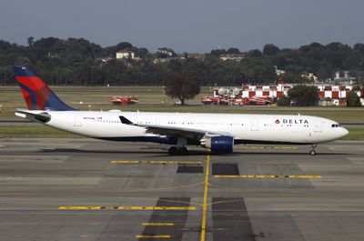 A330-300 N801NW 