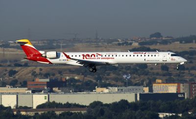 CRJ 1000 EC-MGB 