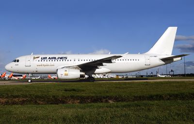 A320-200 LZ-DBT