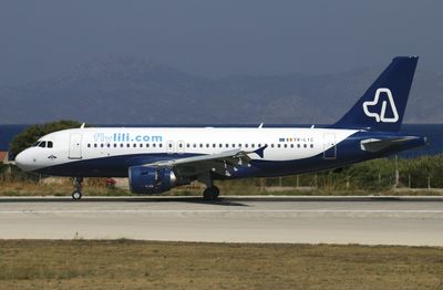 A319 YR-LIC 