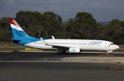 B737-800 LX-LBA 