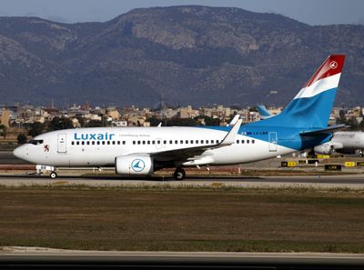 B737-700 LX-LBR