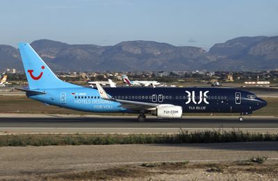 B737-800 D-ABKM 