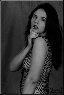 Alina Ti Loran in B&W