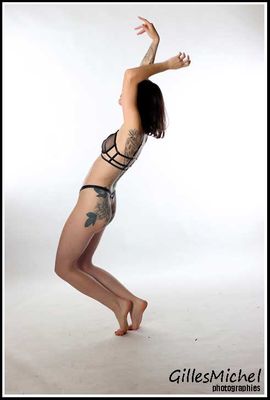 Luce Papillon in Lingerie