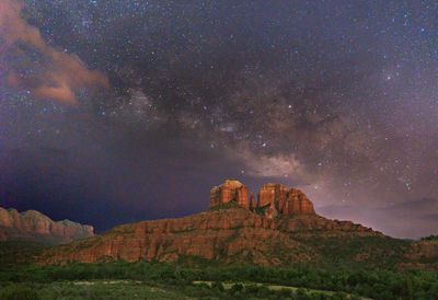004-Milky Way over Cathedral Rock, Sedona.jpg