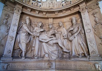   (...)   2000, 23 julho - reabertura do Museu de Arte Sacra.; 2015, 29 junho - publicao de abertura de concurso para obras de interveno nos tetos da nave, sacristia, e capela mor, conservao de azulejos, iluminao interior e rampa exterior, em Anncio de procedimento n. 3939/2015, DR, 2. srie, n. 124; 2016, 23 julho - abertura do museu do Tesouro, aps obras de conservao, melhoria do sistema de vigilncia e de iluminao. (...)

Joo Carvalho, Paula Figueiredo e Maria Fernandes [excertos], in http://www.monumentos.gov.pt/Site/APP_PagesUser/SIPA.aspx?id=5790 