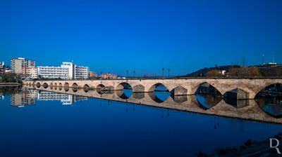 Ponte Velha Sobre o Rio Tua (MN)