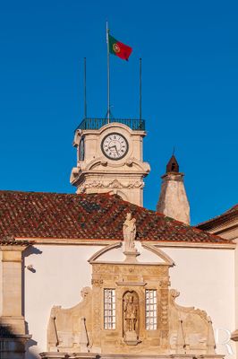  Autores - MESTRE-DE-OBRAS: Antnio Tavares (1654); Diogo de Castilho (1524); Gaspar Ferreira (1718); Gonalo de Mesquita (1639-1659); Isidro Manuel (1633-1634); Jernimo Afonso (sc. 16); Joo Carvalho Ferreira (1718); Joo Vidal (1639-1659); Jos Cardoso (1694-1702); Marcos Pires (1517-1522). ORGANEIRO: A. Flentorp (1972-1973); Joo Sampaio (1939); Manuel Benito Gomez de Herrera (1728-1733); Simo Coutinho (1773). PINTORES: Antnio Simes (1639-1659); Carlos Falch (1655); Domingos Vieira Serro (1612); Incio da Fonseca (1655); Jacinto Pereira da Costa (1655); Jos Ferreira de Arajo (1639-1659); Lus lvares (1655); Simo Rodrigues (1612). PINTORES DE AZULEJO: Agostinho de Paiva (sc. 17, 1694-1702); Gabriel Ferreira (1613); Manuel da Costa Brioso (1773-1775); Salvador de Sousa Carvalho (1773-1775). PINTORES - DORADOURES: Gabriel Pereira da Cunha (1737).

Horcio Bonifcio, Rosrio Gordalina, Lina Oliveira e Lcia Pessoa [excertos], in http://www.monumentos.gov.pt/Site/APP_PagesUser/SIPA.aspx?id=2716 