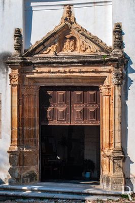  Cronologia: 1210 - fundao por D. Sancha filha de D. Sancho I no lugar de Vimares; 1219 - recebe as primeiras monjas; 1293 - sagrado pelo Bispo Aymeric D'Eibrad; 1346 - referncia documental a um alpendre a par do chafariz da fonte (MORUJO, 1991); (...)

Horcio Bonifcio, Rosrio Gordalina e Ana Filipe [excertos], in http://www.monumentos.gov.pt/Site/APP_PagesUser/SIPA.aspx?id=6703 