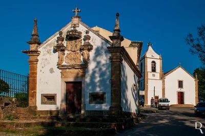  Coimbra, Almalagus.
 
Capela barroca de planta retangular simples.

Proteo: Monumento de Interesse Pblico.

poca de construo: Sc. 18.

Maria Bonina e Fernando Grilo [ excertos], in http://www.monumentos.gov.pt/Site/APP_PagesUser/SIPA.aspx?id=2642 