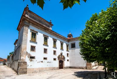  Montemor-o-Velho, Tentgal.
 
Convento das Carmelitas Caladas quinhentista, obedecendo aos cnones impostos pela ordem.

Proteo: Monumento de Interesse Pblico.

Incio da construo: Sc. 16.

Francisco Jesus [excertos], in http://www.monumentos.gov.pt/Site/APP_PagesUser/SIPA.aspx?id=5212 