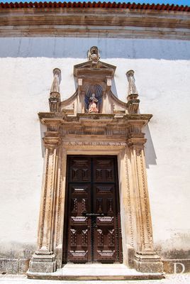 Autores - ESCULTOR: Antnio Gomes (1580). MESTRE DE OBRAS: Jernimo Francisco (1584-1585), Tom Velho (1584-1588). PEDREIROS: Antnio Rodrigues (1586); Estevo Fernandes (1586); Gaspar Rodrigues (1586); Manuel Joo (1586).

Francisco Jesus [excertos], in http://www.monumentos.gov.pt/Site/APP_PagesUser/SIPA.aspx?id=5212 