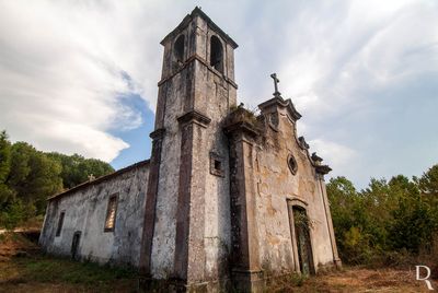  Carregal do Sal, Oliveira do Conde.
 
Capela barroca.

Proteo: Interesse Municipal.

poca de construo: Sc. 18. (Aponta a tradio ter sido construda nos primrdios do Sc. 11.)

Joo Carvalho [excertos], in http://www.monumentos.gov.pt/Site/APP_PagesUser/SIPA.aspx?id=3701 
