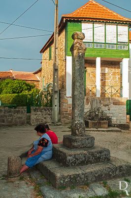Tondela, Canas de Santa Maria.
Pelourinho quinhentista.
Proteção: Imóvel de Interesse Público.
Época de construção: Séc. 16.
( Madeira Portugal e João Carvalho, in http://www.monumentos.gov.pt/Site/APP_PagesUser/SIPA.aspx?id=4264 )