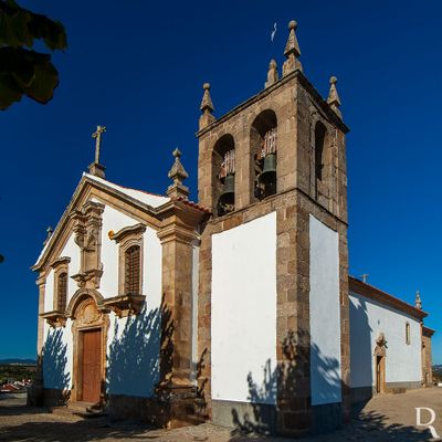 (...) 1575 - primeiro registo de casamento; 1576 - primeiro registo de baptismo; 1712 - o Padre Carvalho da Costa refere que constituía uma vigararia da Ordem de Cristo, tendo a freguesia 180 vizinhos; 1764 - edificação da actual igreja; (...)
Luís Castro e Paula Figueiredo (excertos), in http://www.monumentos.gov.pt/Site/APP_PagesUser/SIPA.aspx?id=4804
