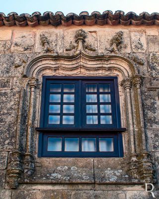 Casa com Janela Manuelina na Rua Direita
