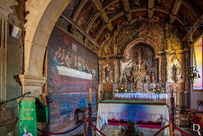   (...)  sc. 17 - execuo de alguns retbulos, existentes no lado do Evangelho; sc. 18 - transformaes arquitetnicas e no mobilirio litrgico, colocao do teto de caixotes na capela-mor, policromia da abbada de cruzaria de ogivas da capela lateral; 1769 - a parquia  integrada no Bispado de Pinhel, na visita de Riba Ca; (...)

Margarida Conceio, Filomena Bandeira, Joo Vilhena, Joana Vilhena e Lcia Pessoa [excertos], in http://www.monumentos.gov.pt/Site/APP_PagesUser/SIPA.aspx?id=9507 
*
 NON-EXCLUSIVE LICENSE GRANTED TO Faculdade de Cincias Humanas e Sociais da Universidade do Algarve (PT)