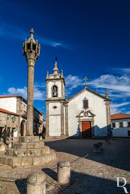 Pelourinho e Igreja de São Pedro