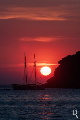 Um Veleiro ao Pôr-do-Sol