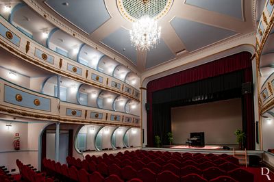 Teatro Eduardo Brazo