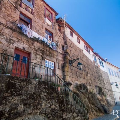Covilhã, União das freguesias de Covilhã e Canhoso.
Fortificação com alguma importância na defesa do vale do Zêzere.
Proteção: Imóvel de Interesse Público.
Início da construção: Séc. 13.
Margarida Conceição e Paula Noé (excertos), in http://www.monumentos.gov.pt/Site/APP_PagesUser/SIPA.aspx?id=2530