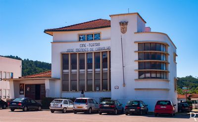 Alvaiázere, Alvaiázere.
Arquitetura cultural e recreativa, modernista.
Proteção: não atribuída.
ARQUITETO: Camilo Korrodi (séc. 20).
Cronologia: 1950, 25 maio - inauguração do cineteatro, conforme projeto de Camilo Korrodi.
Lurdes Perdigão e Paula Noé (excertos), in http://www.monumentos.gov.pt/Site/APP_PagesUser/SIPA.aspx?id=7214