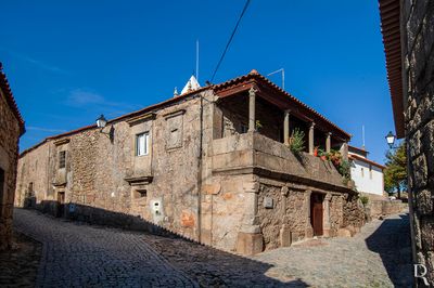  Almeida, Castelo Bom.
 
Arquitetura residencial.

Proteo: no atribuda.

poca de construo: Sc. 16.

( Filomena Bandeira [excertos], in http://www.monumentos.gov.pt/Site/APP_PagesUser/SIPA.aspx?id=7634 ) 
