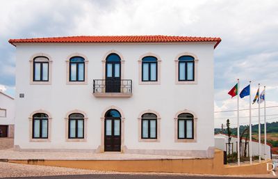 Alcobaça, Cela.
Arquitetura prisional, oitocentista.
Proteção: não atribuída.
Época de construção: Séc. 19.
CONSTRUTOR: António Maria Miguel (1971).
Sónia Vazão (excertos), in http://www.monumentos.gov.pt/Site/APP_PagesUser/SIPA.aspx?id=23504
