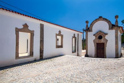 Alvaiázere, Maçãs de Dona Maria.
Arquitetura residencial, rococó.
Proteção: não atribuída.
Época de construção: Séc. 18.
Lurdes Perdigão (excertos), in http://www.monumentos.gov.pt/Site/APP_PagesUser/SIPA.aspx?id=1534