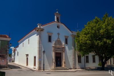  Ansio, Ansio.
 
Arquitetura religiosa, barroca.

Proteo: no atribuda.

Cronologia: 1465 - Ansio tem o ttulo de Mordomado, pelo foral de Coimbra; 1514 - D. Manuel d-lhe foral novo; 1663 - D. Afonso VI eleva a categoria de vila; sc. 17 (final) / 18 (incio) - construo do templo.

Lurdes Perdigo (excertos), in http://www.monumentos.gov.pt/Site/APP_PagesUser/SIPA.aspx?id=7205 