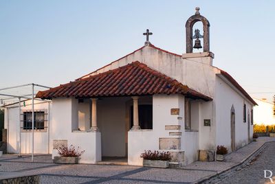Alcobaça, Aljubarrota
Arquitetura religiosa quinhentista.
Proteção: não atribuída.
Cronologia: 1542 - O Arcebispo D. Fernando deu licença para nesta ermida se dizer missa, ficando os moradores do lugar obrigados à sua fábrica.
Lurdes Perdigão (excertos), in http://www.monumentos.gov.pt/Site/APP_PagesUser/SIPA.aspx?id=1811