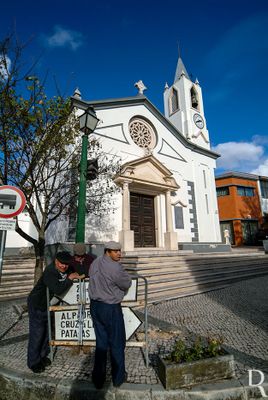 Porque é que Tanta Gente se Perde ao Passar por Montes?