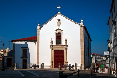 Soure, Soure.
Igreja da Misericórdia, maneirista e barroca.
Proteção: Monumento de Interesse Público.
Início da construção: Séc. 17.
Francisco Jesus e Paula Noé (excertos), in http://www.monumentos.gov.pt/Site/APP_PagesUser/SIPA.aspx?id=7164