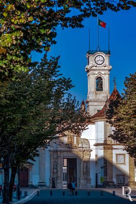 Autores - ARQUITETOS: Bernardo Tvora (1994); Guilherme d'Elsden (1773-1775); Fernando Tvora (1994); Jos do Couto dos Santos Leal (1824-1829); Manuel Alves Macomboa (1782). CARPINTEIRO: Francisco de Morais (1659); J. Rodrigues de Almeida (1718); Manuel Pereira (1639-1659). DESENHADOR: Antnio Tavares (1633). ENTALHADORES: Alexandre Rodrigues (1718); Bernardo Coelho (1605); Francisco Realdino (1723). ESCULTORES: Claude Laprade (1700-1701); Manuel de Sousa (1633-1634). ESTUCADOR: Francisco Ferreira de Arajo (1695-1697). MARCENEIROS: Andr de Almeida (1655); Joo Monteiro (1694-1702); Manuel da Costa (1655).

Horcio Bonifcio, Rosrio Gordalina, Lina Oliveira e Lcia Pessoa [excertos], in http://www.monumentos.gov.pt/Site/APP_PagesUser/SIPA.aspx?id=2716 