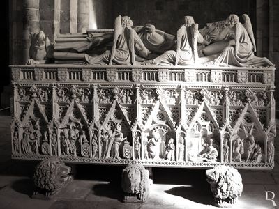 Túmulo de Dom Pedro I (Depositado no mosteiro em 1361)